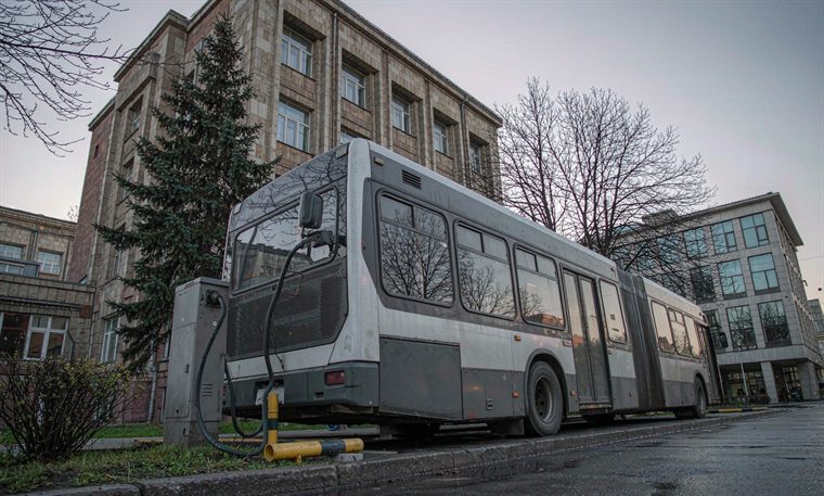 En-route bus top-up — Public transport & fleets