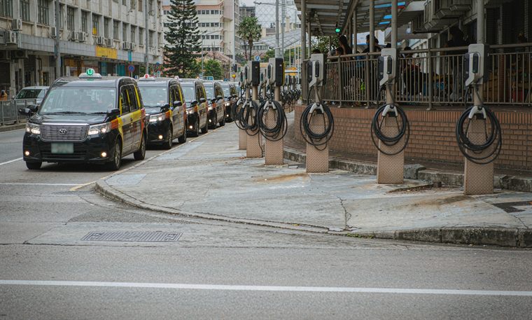 Taxi & ride-hailing ranks — Public transport & fleets