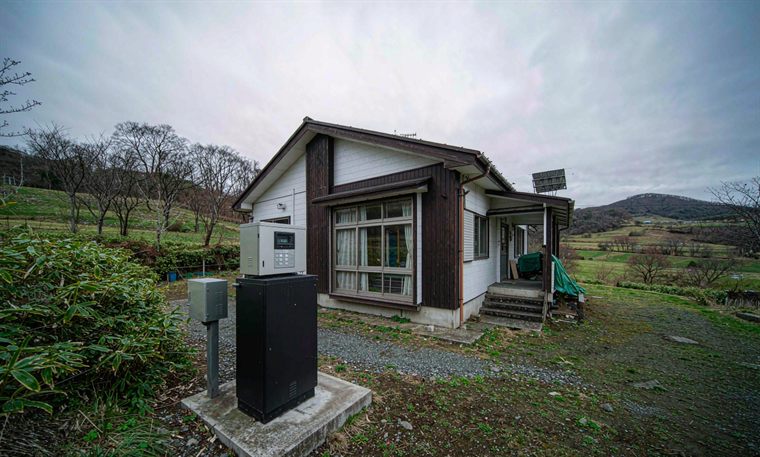 Weak-grid & outage-prone area — Home & community storage