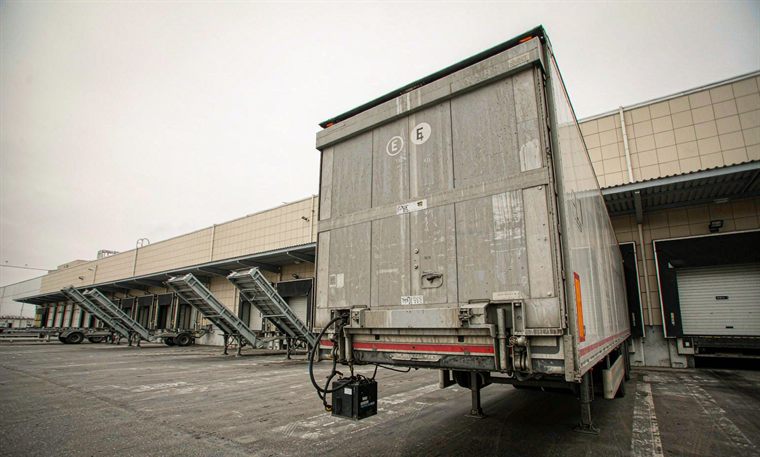 Refrigerated truck — Vehicle & mobile power